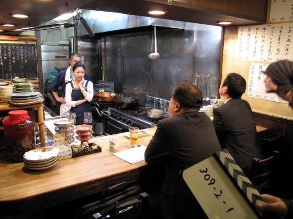写真のロケ地は、うちの会社の御用達、名店「源」！